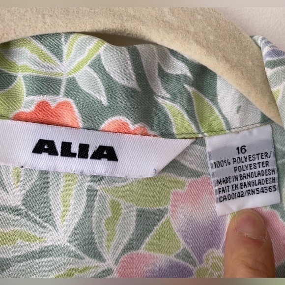 Floral button down short sleeve shirt - Picture 12 of 13